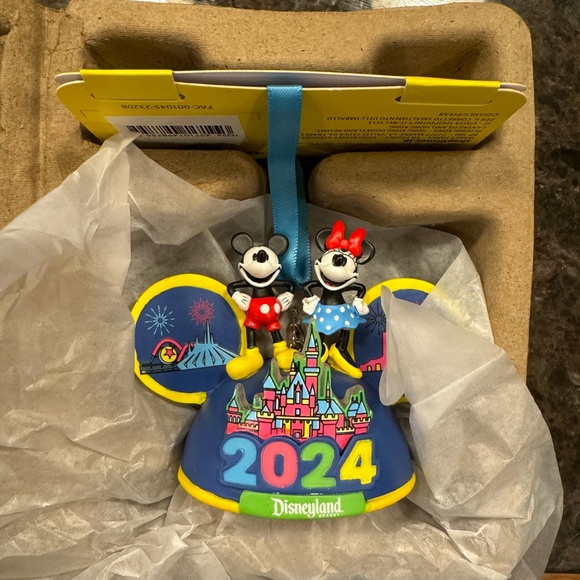 Mickey and Minnie Mouse Light-Up Ear Hat Ornament – Disneyland 2024 - Picture 2 of 4